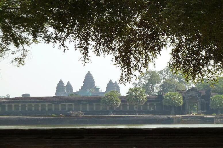 vietnam-cambodia-biking-tour-angkor-wat-1