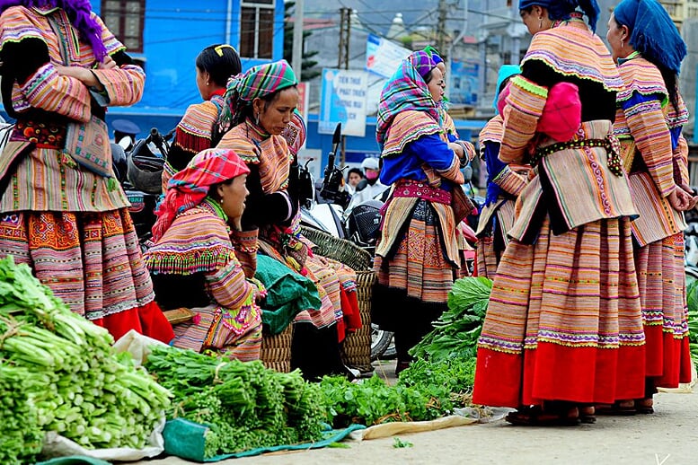sapa-trekking-bac-ha-market-3d4n-10