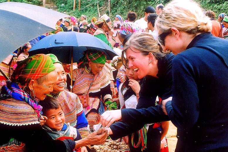 sapa-easy-trek-bac-ha-market-2d3n-6