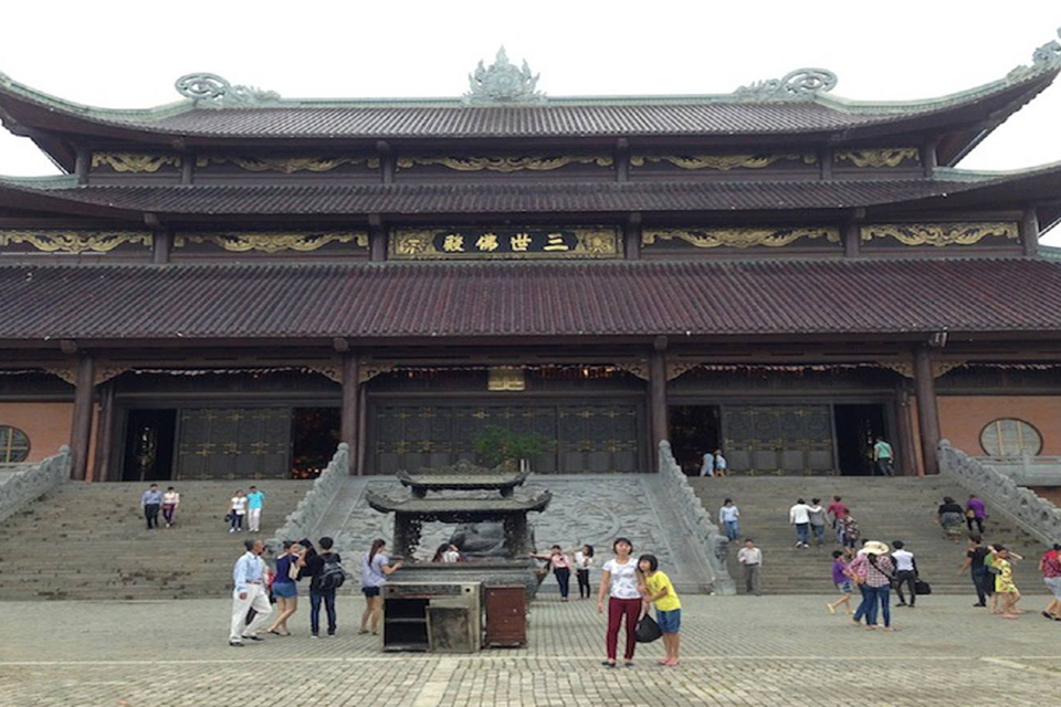 bai-dinh-pagoda-trang-an-cave-full-day-2