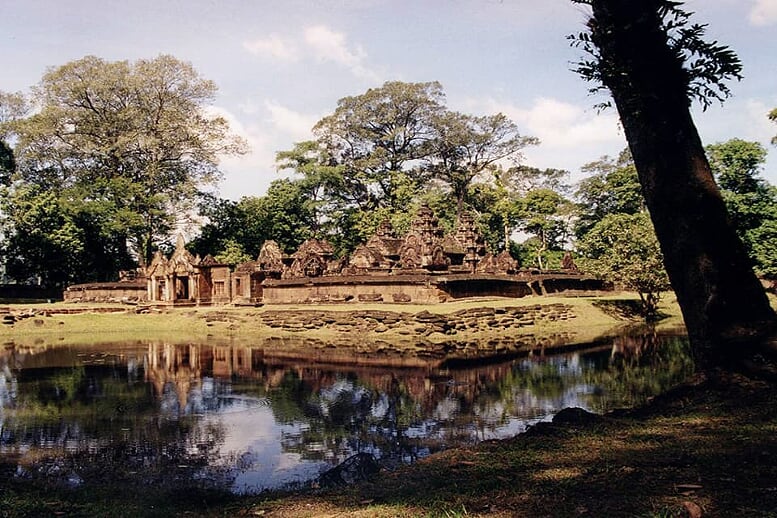 from-angkor-wat-to-bagan-12-days-banteay-srei-5