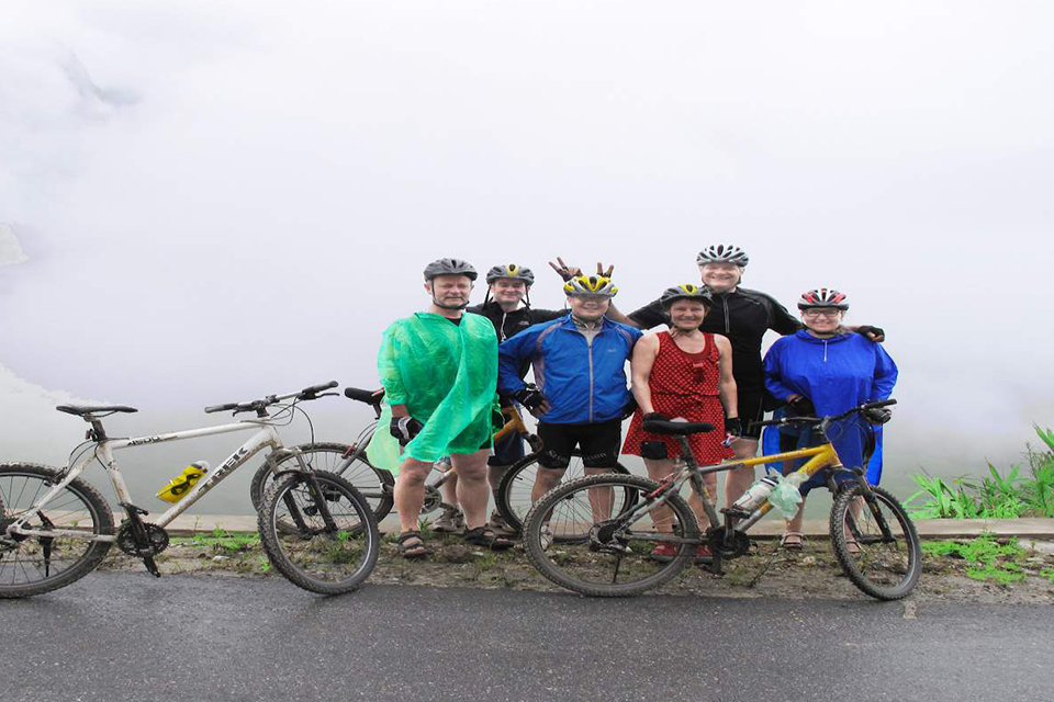mai-chau-adventure-2-days-group-tour-3