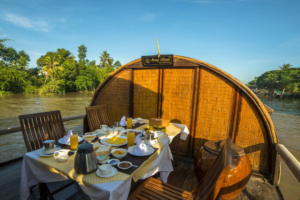 960-breakfast-on-cruise