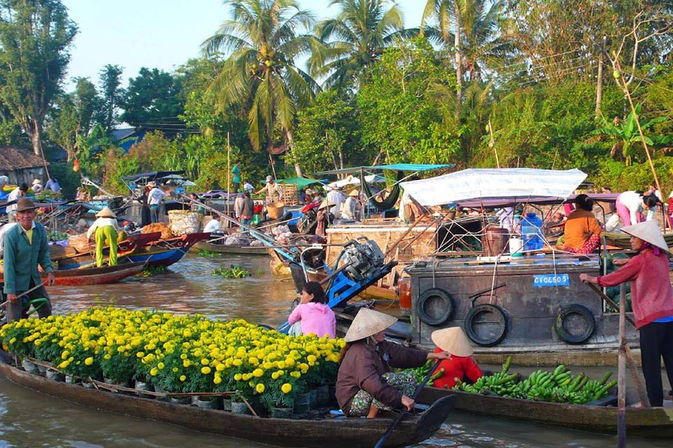 cai-be-market-cai-be-vinh-long-private-day-trip-2