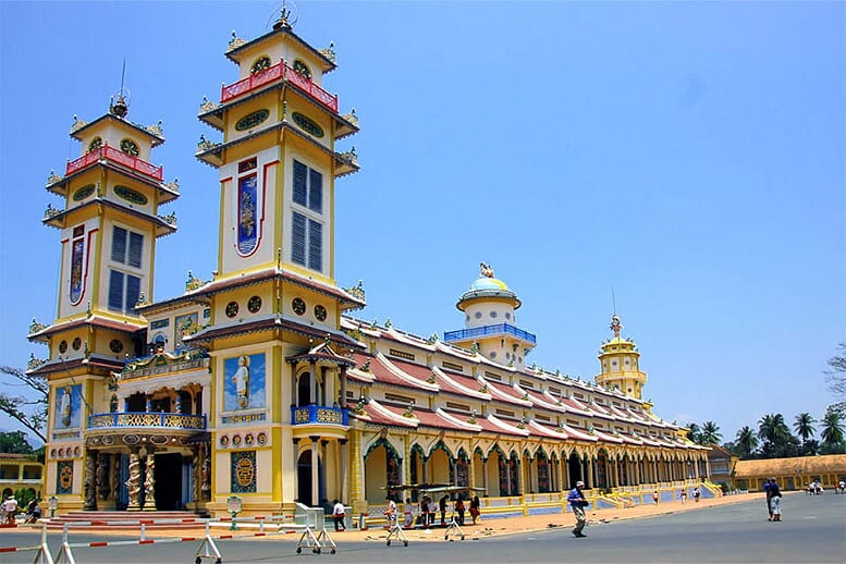 legend-mekong-9-days-cao-dai-tample-tay-ninh-1