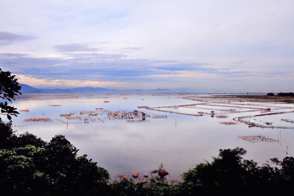 cau-hai-lagoon-from-the-top-of-bach-ma