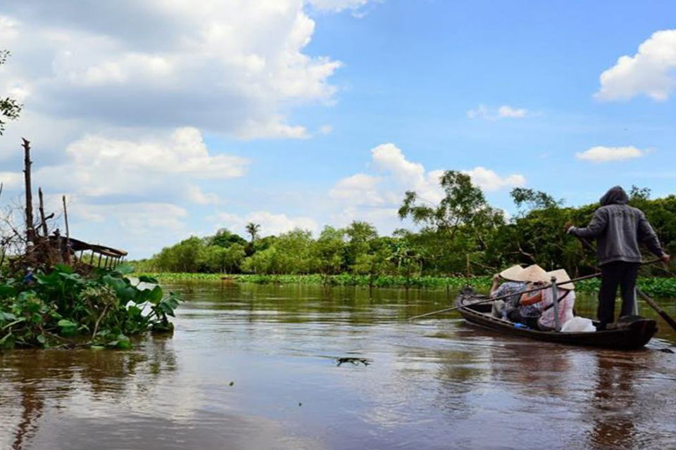 charming-waterway-on-tan-phong-island