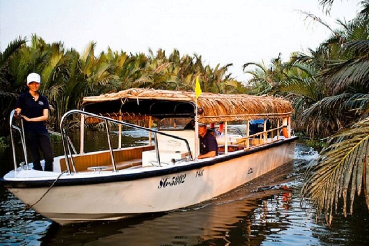 speed-boat