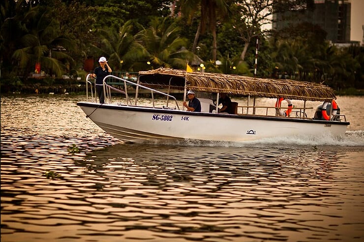 speed-boat