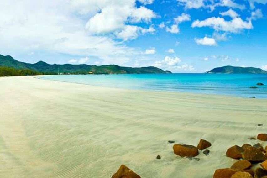 dam-trau-beach-con-dao-2