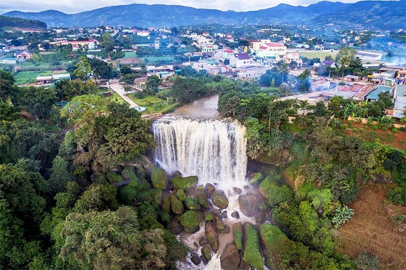 elephant-waterfall