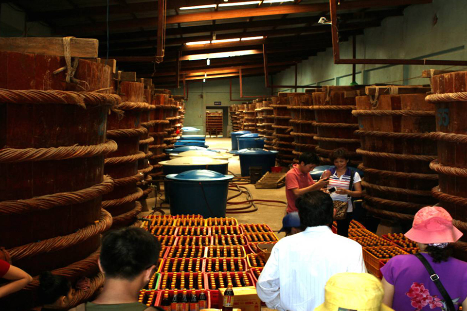 fish-sauce-factory-discover-northern-island-and-kayak-in-cua-can-river-3