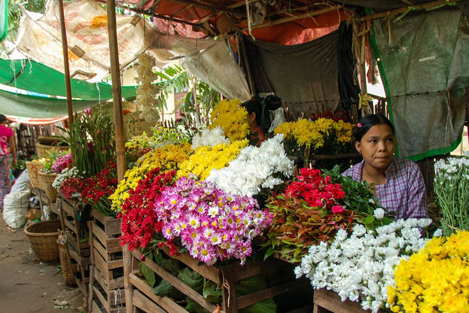 yangon-kyaikhtiyoe-hpa-an-5-days-4-nights-flower-market-4