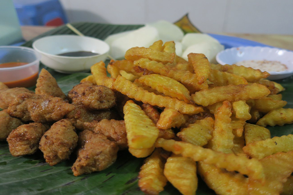 hanoi-afternoon-street-food-walking-tour-3