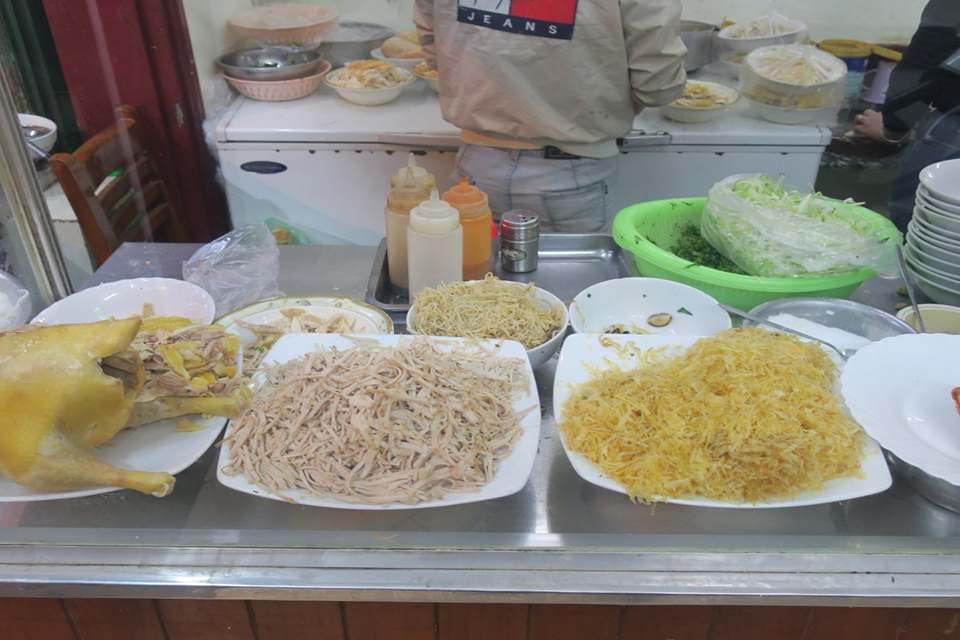 hanoi-afternoon-street-food-walking-tour-5
