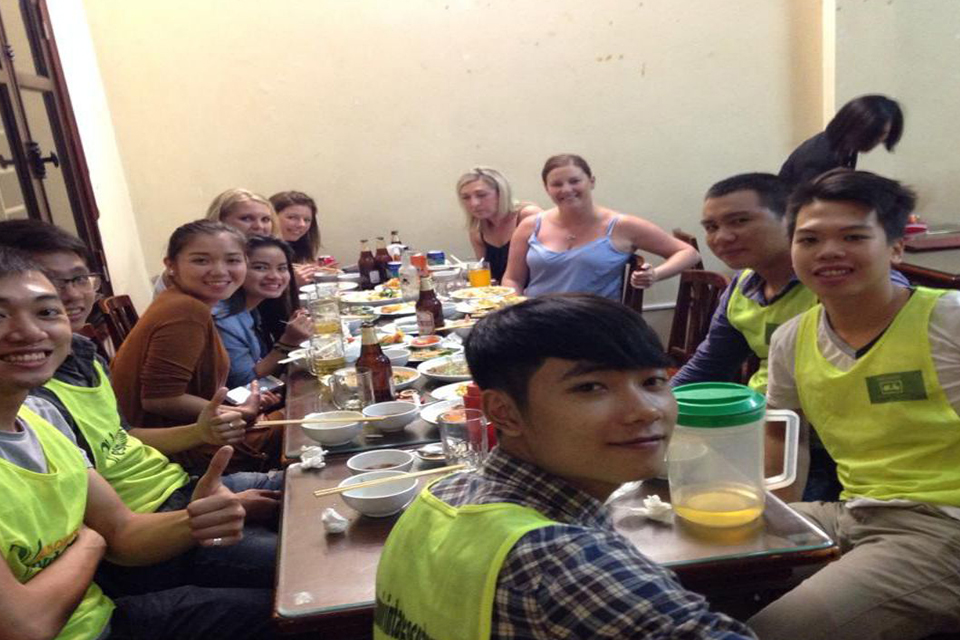pho-hanoi-by-night-food-tour-2