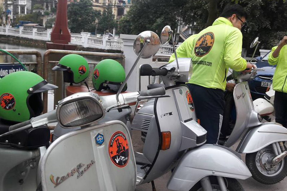 the-insider's-hanoi-by-vespa-1
