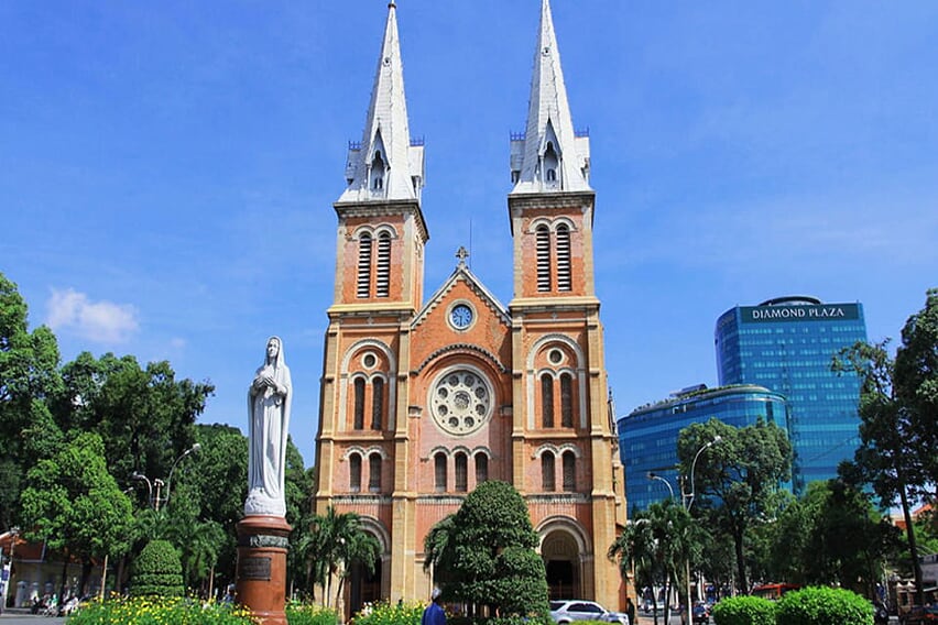 explore-vietnam-laos-15-days-saigon-1