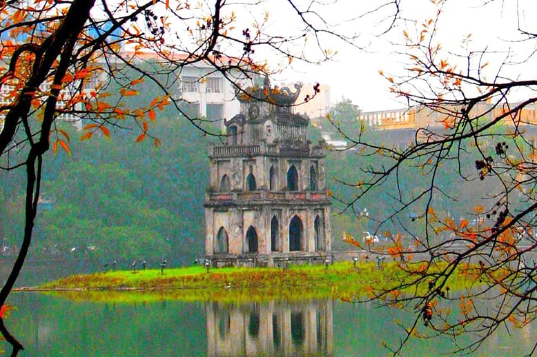 hightlights-of-vietnam-cambodia-12-days-hoan-kiem-lake-2