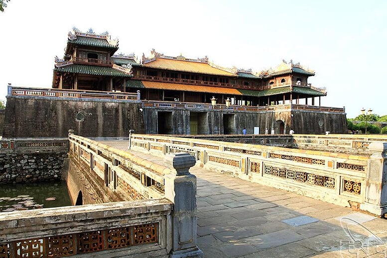 hue-citadel-full-day-from-hoi-an-1