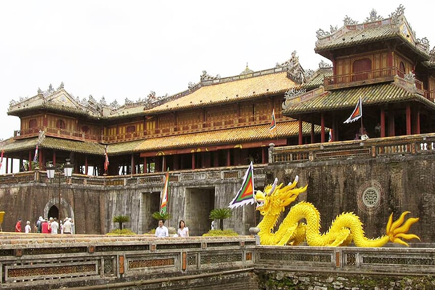 explore-vietnam-laos-15-days-hue-5