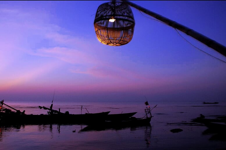 vietnam-cambodia-biking-tour-kep-crab-market-9
