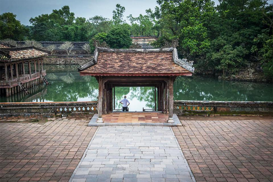 mausoleum-of-King-tu-duc-hue