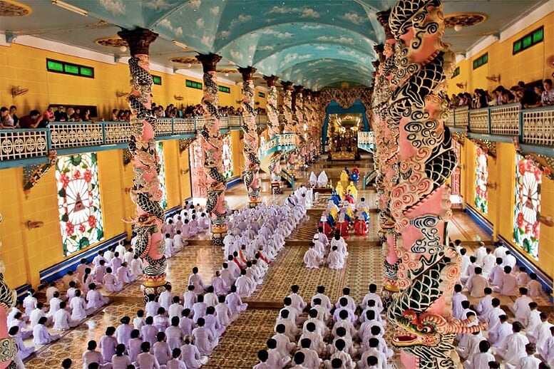 legend-mekong-9-days-monks-cao-dai-temple-5