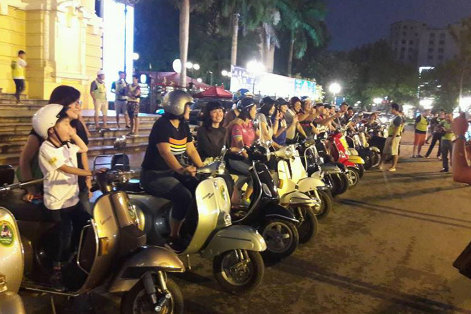 opera-house-hanoi-by-night-food-tour-4