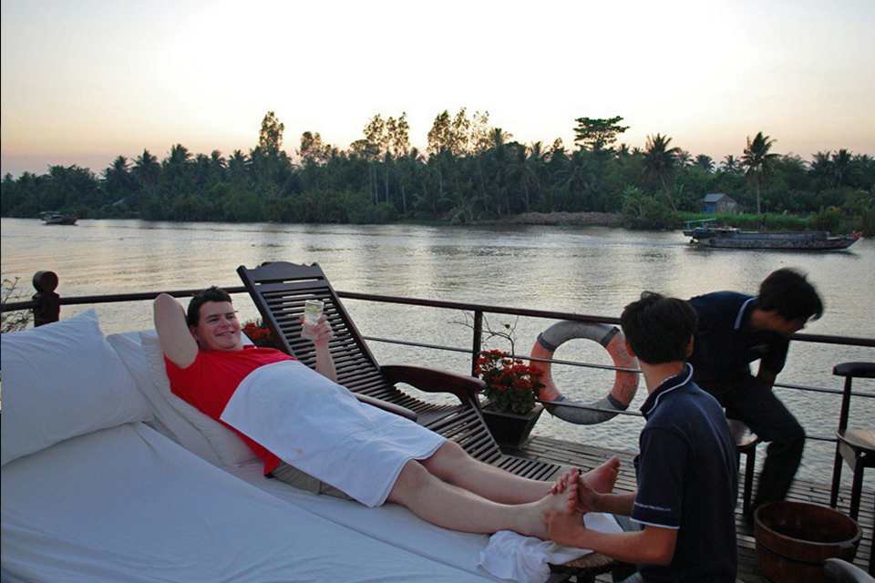 960-relax-by-foot-massage