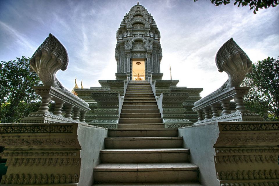 silver-pagoda-combodia