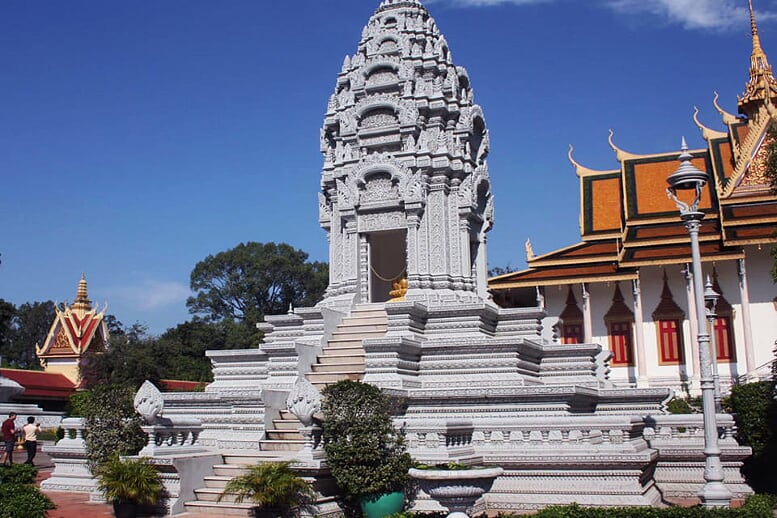 legend-mekong-9-days-sliver-pagoda-10