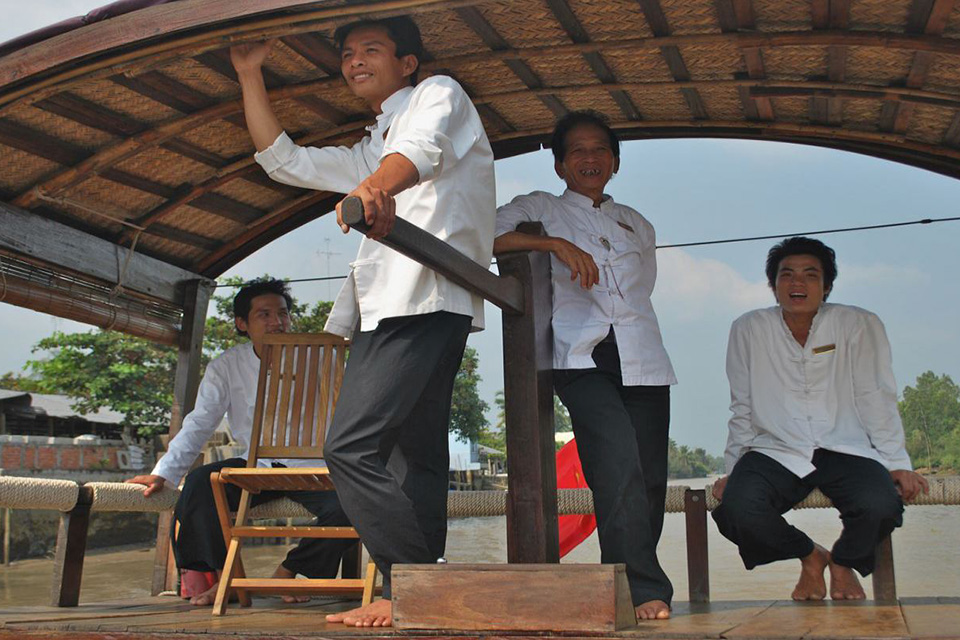 crews-in-song-xanh-cruise