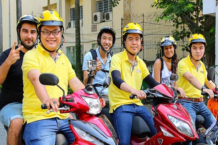 city-day-tour-by-motorbike