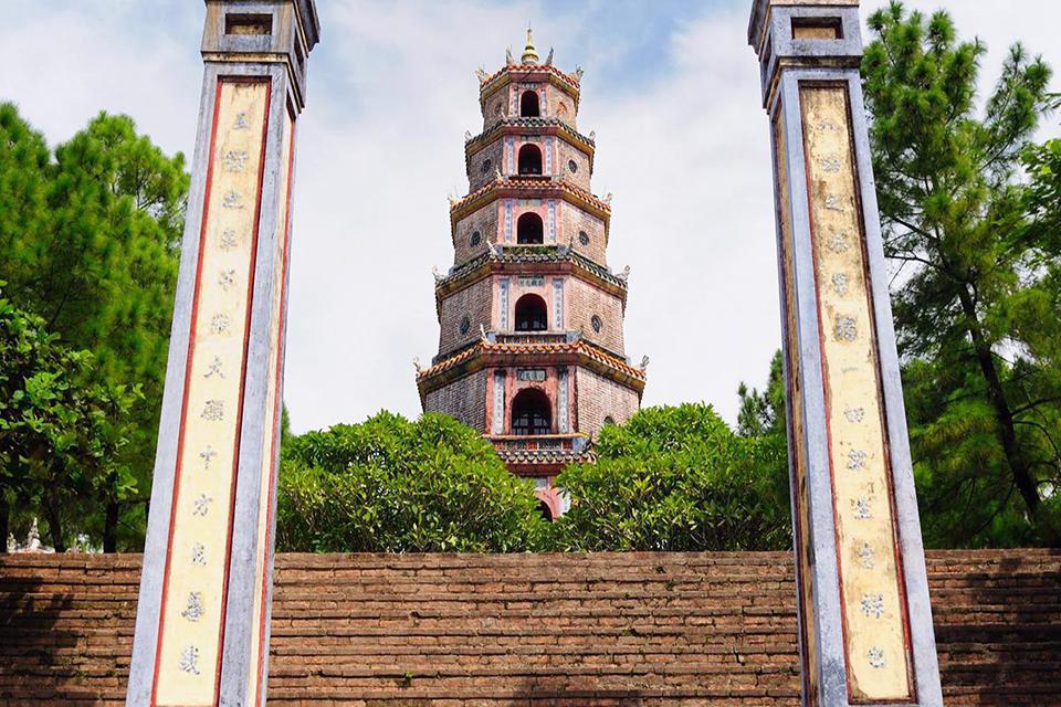 glimpse-tour-of-hue-half-day-2