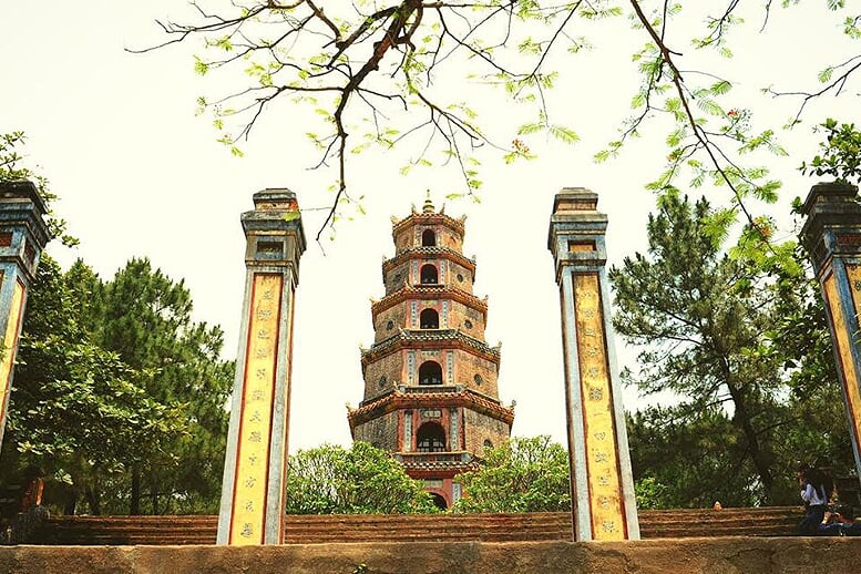 hue-citadel-full-day-from-hoi-an-6