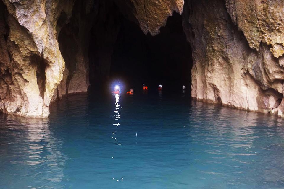 960-thuy-cung-cave