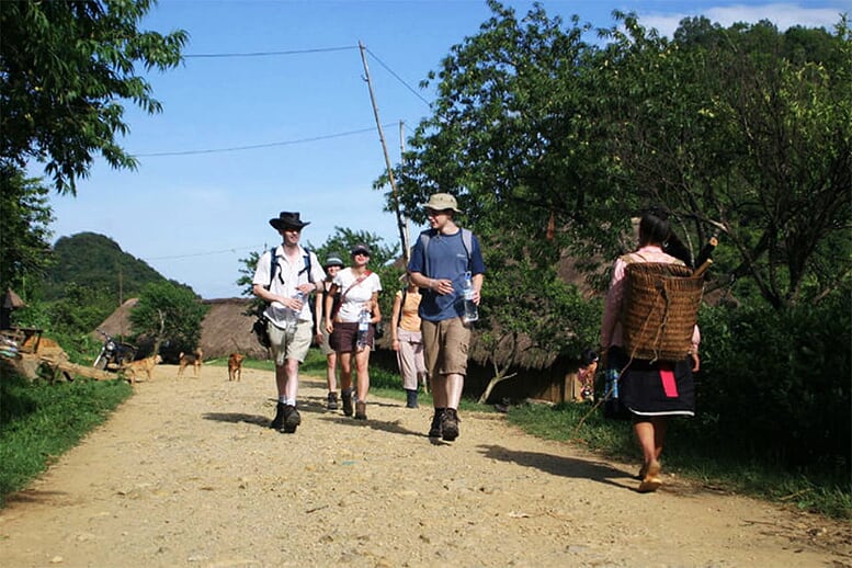 northern-viet-nam-laos-13-days-mai-chau-valley-3