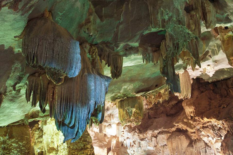960-tu-lan-cave