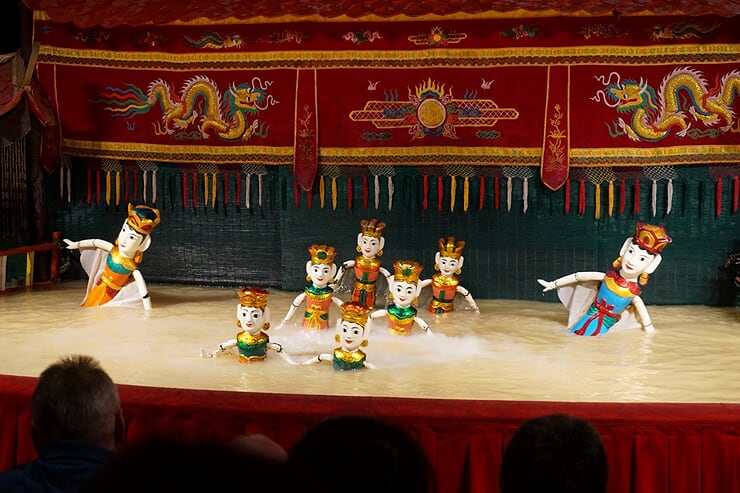 water-puppet-show-1