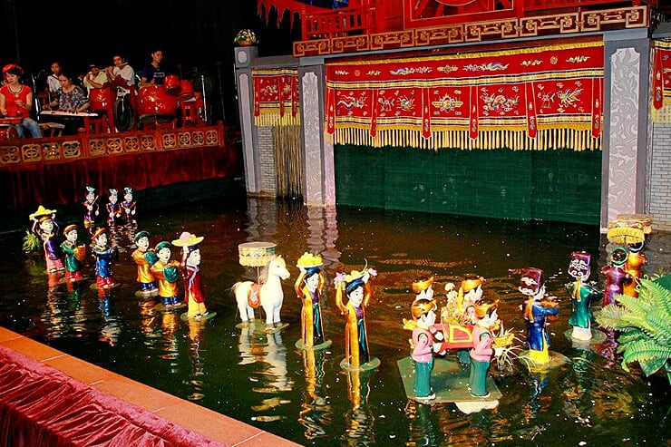 water-puppet-show-2