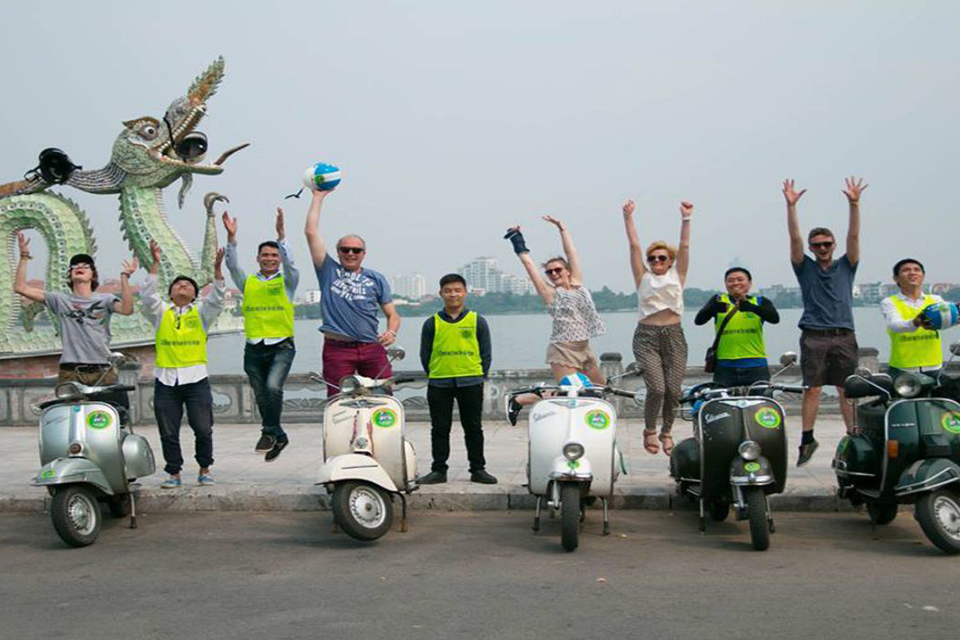 west-lake-the-insider's-hanoi-by-vespa-4