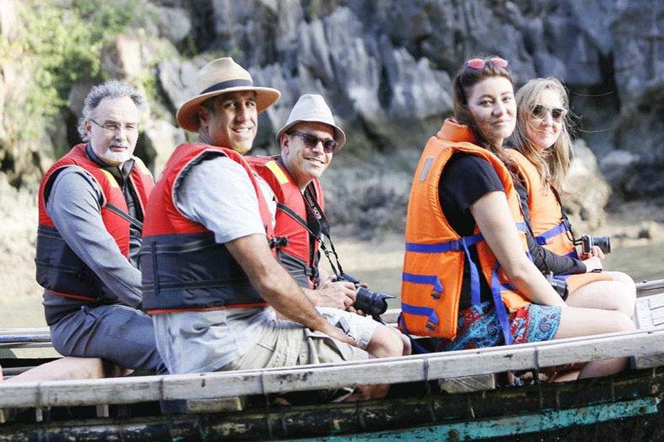 bamboo-boat-aclass-legend-cruise-2-days-1-night-3