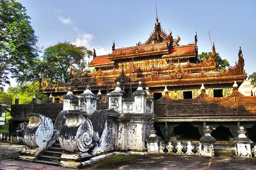 golden-palace-monastery-1