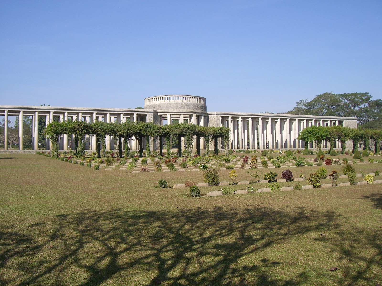 htaukkyant-war-cemeter