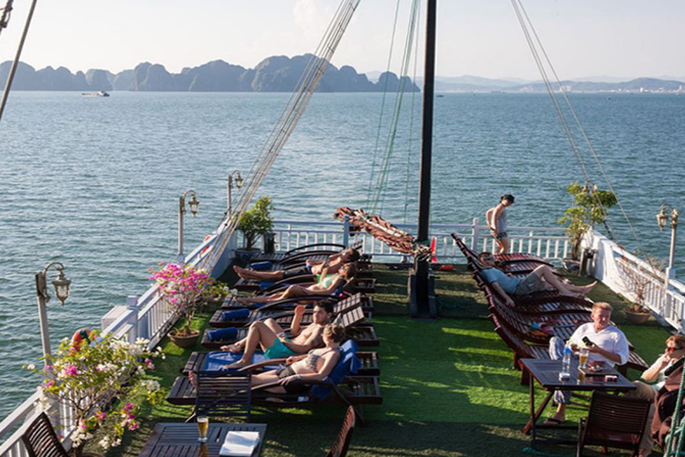 sundeck-aclass-legend-cruise-3-days-2-nights-5