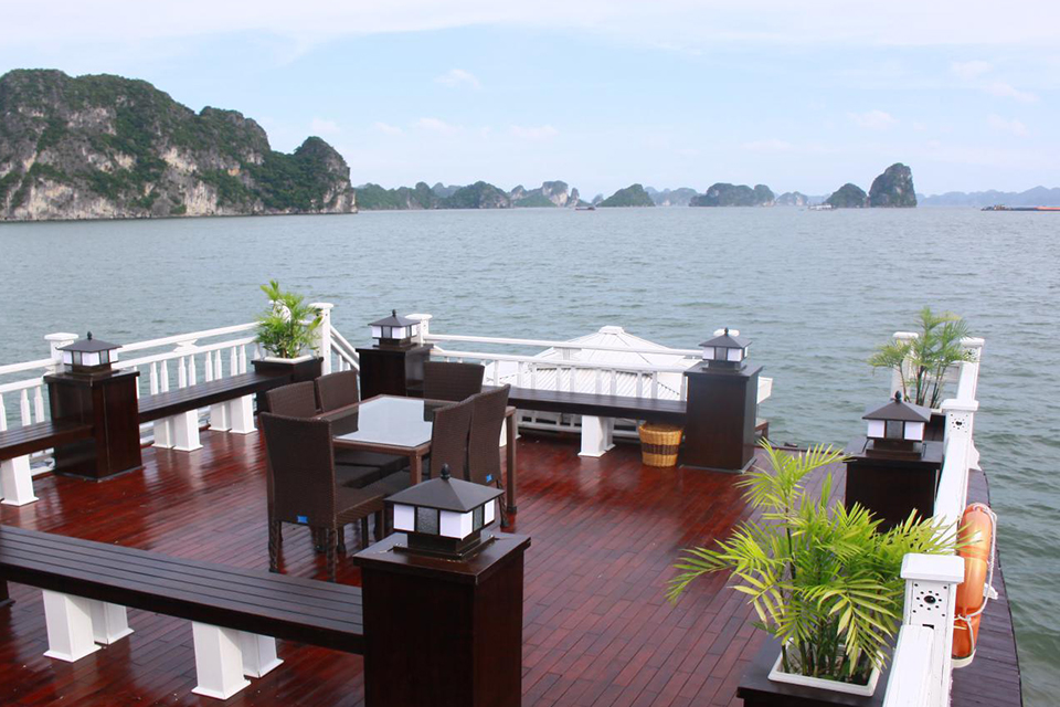 sundeck-amira-cruise-3-days-2-nights-5