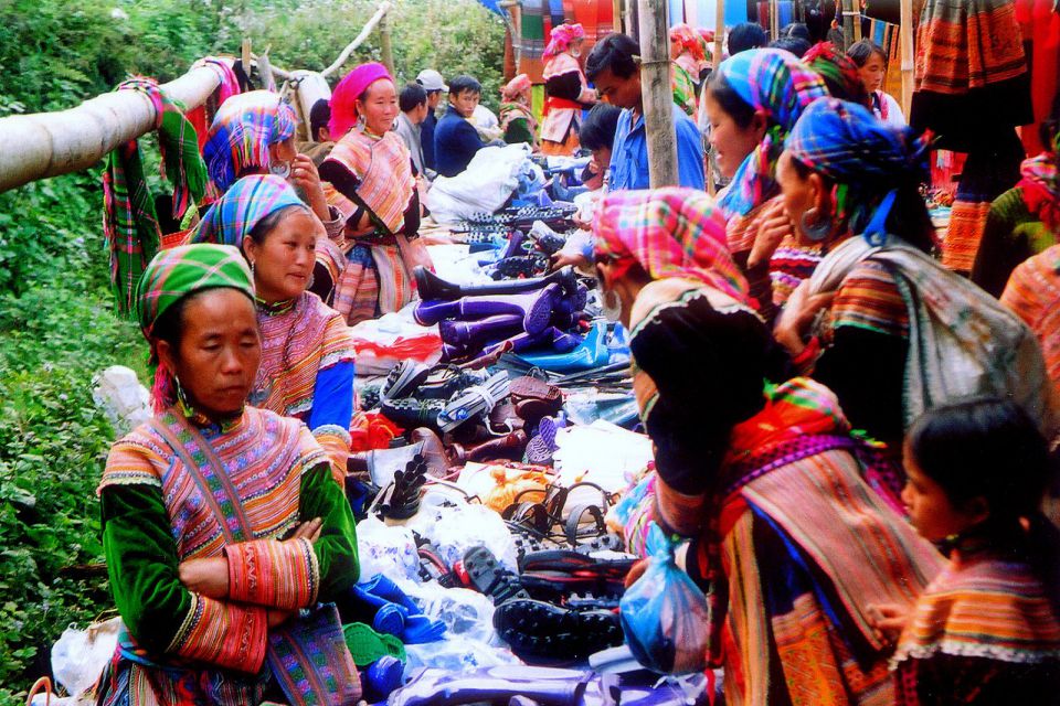 can-cau-bac-ha-market-tour-2d3n-by-train-2