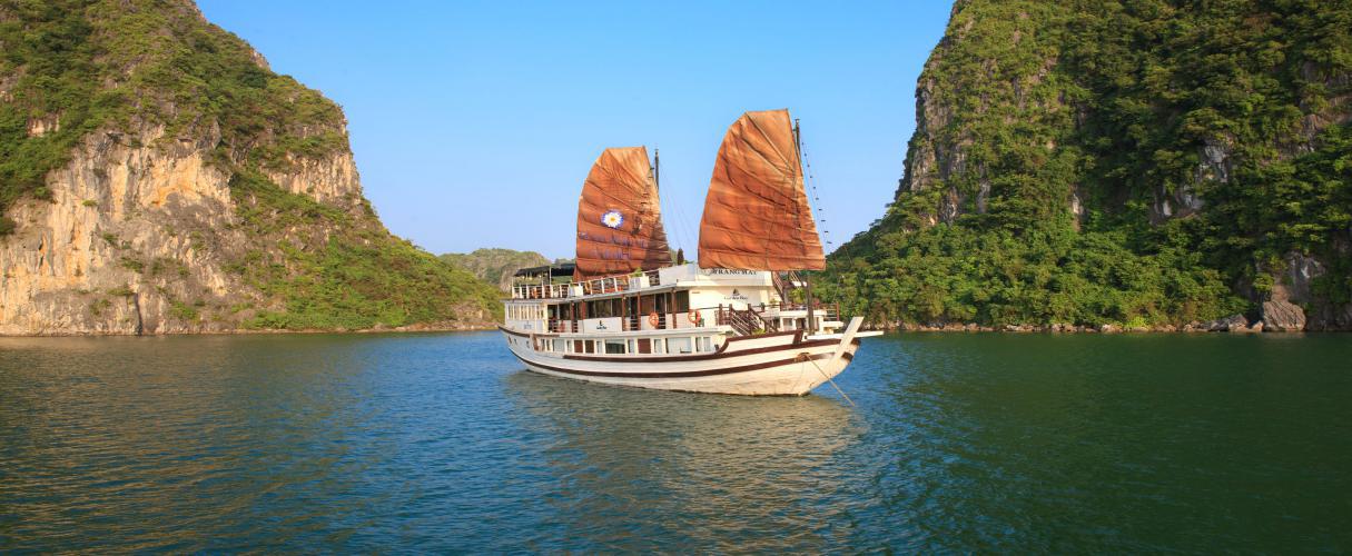 Garden Bay Premium Cruise 2 days/ 1 night