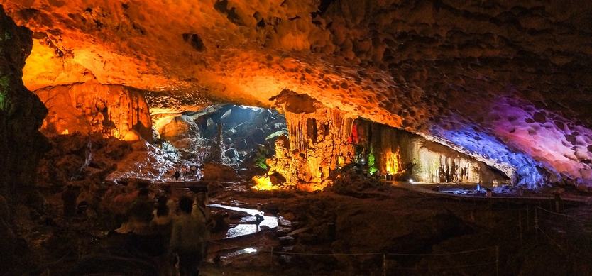 Trinh Nu Cave